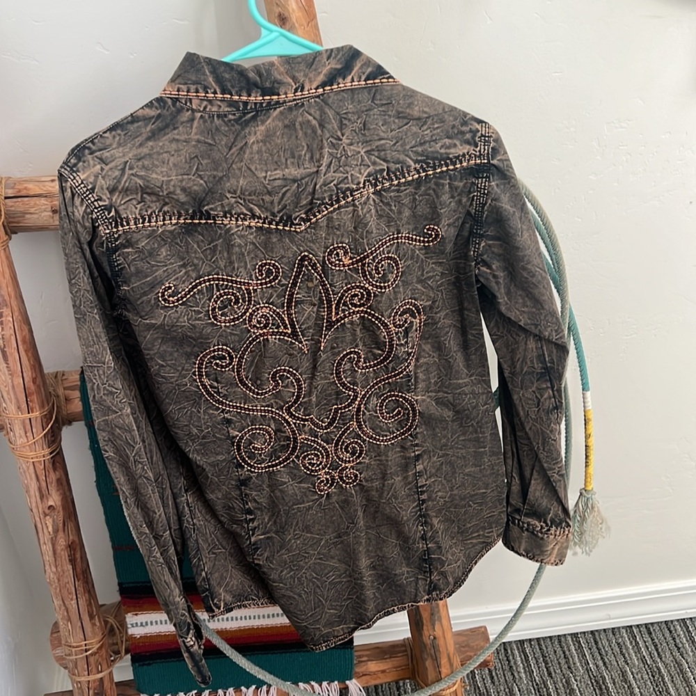 Distressed Sherry Cervi Button Up - Picture 2 of 2